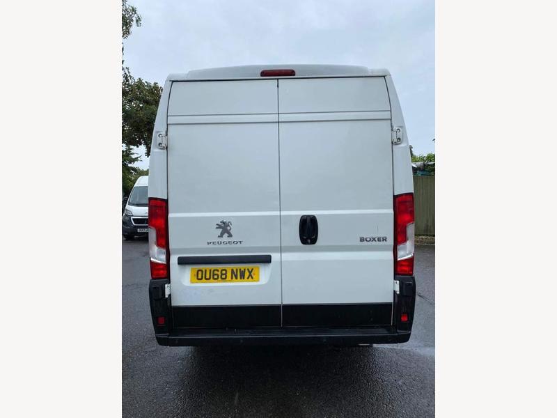 Peugeot Boxer 2.0 BlueHDi 435 Professional L4 H2 Euro 6 5dr